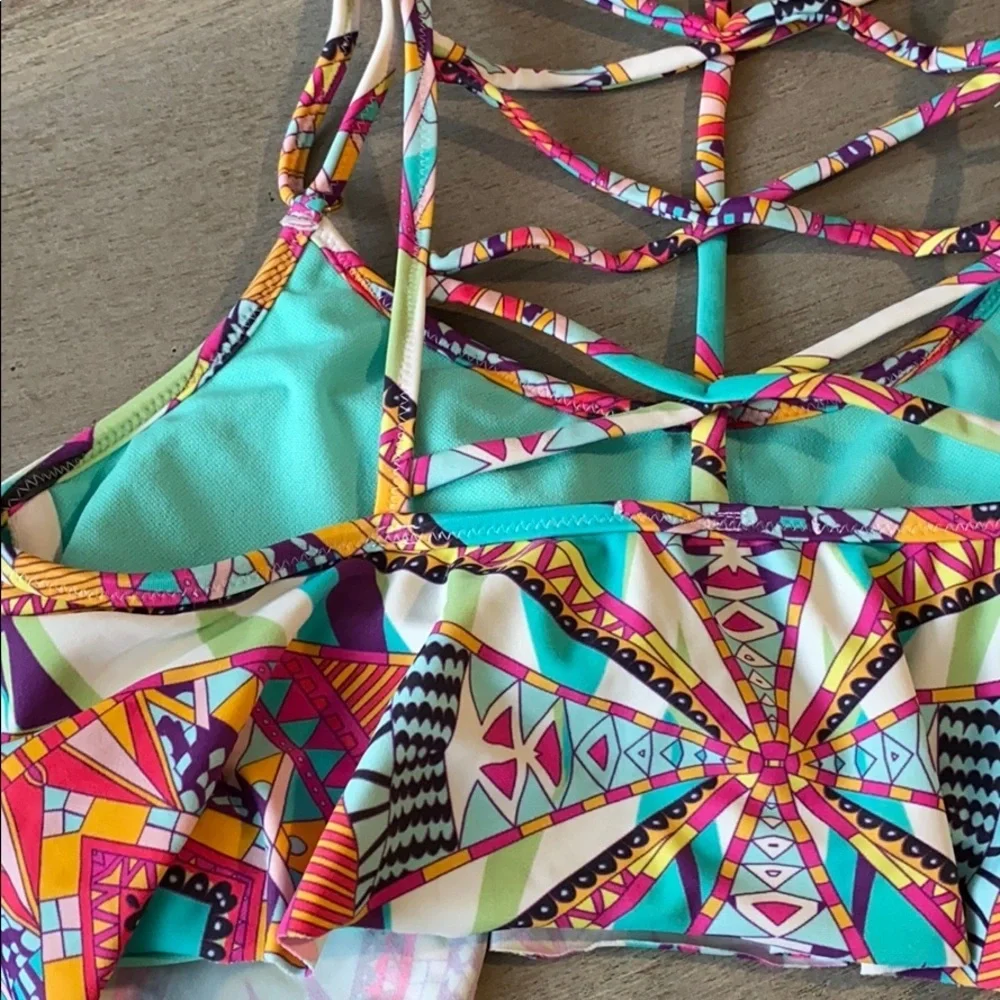 Jessica Simpson multi criss